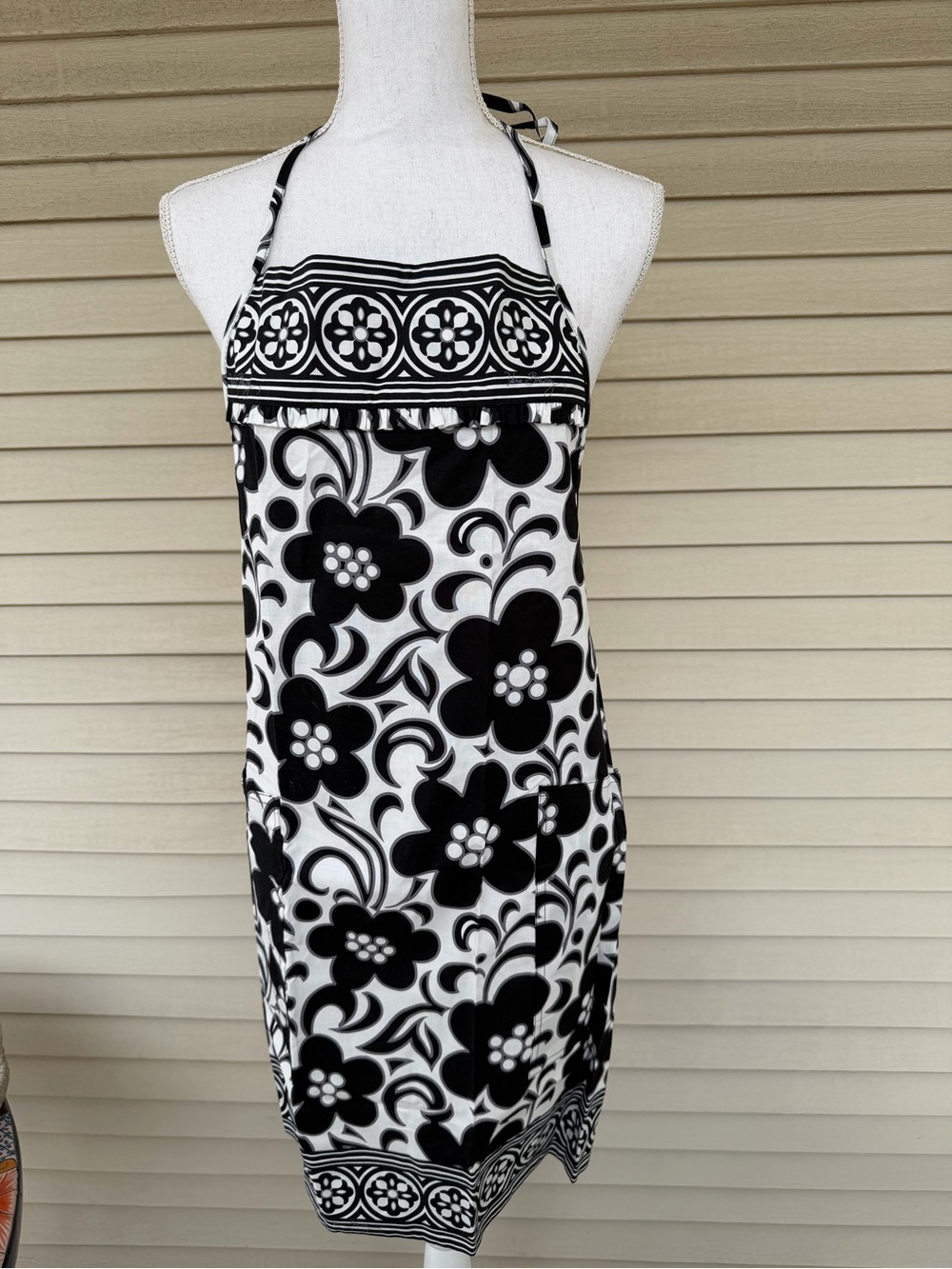 Vera Bradley “Day and Night” Printed Apron (NWT)